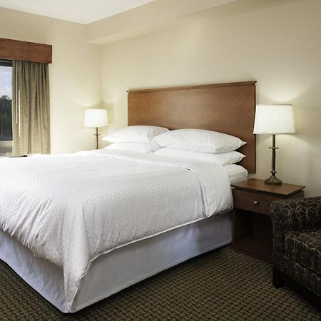 Four Points By Sheraton Fort Myers Airport Bagian luar foto