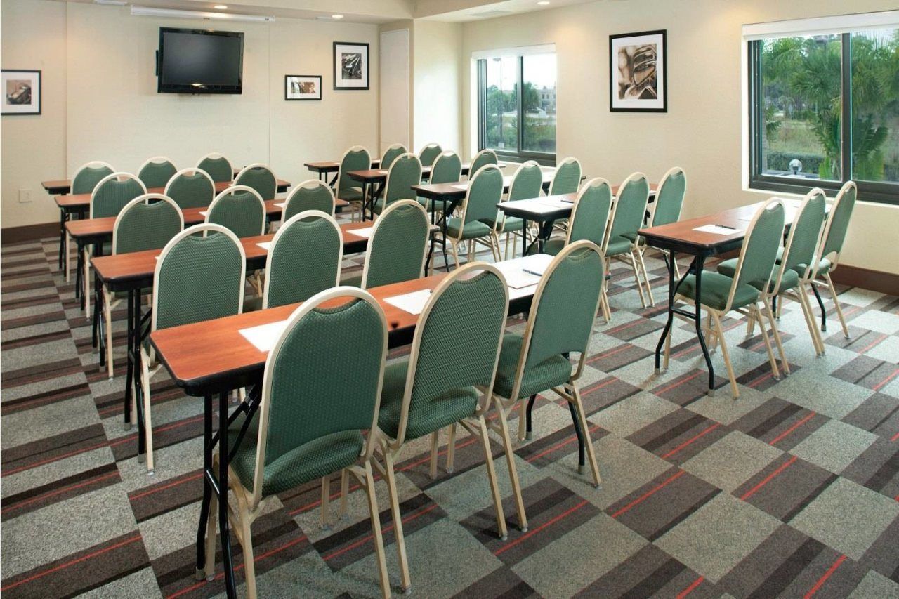 Four Points By Sheraton Fort Myers Airport Bagian luar foto