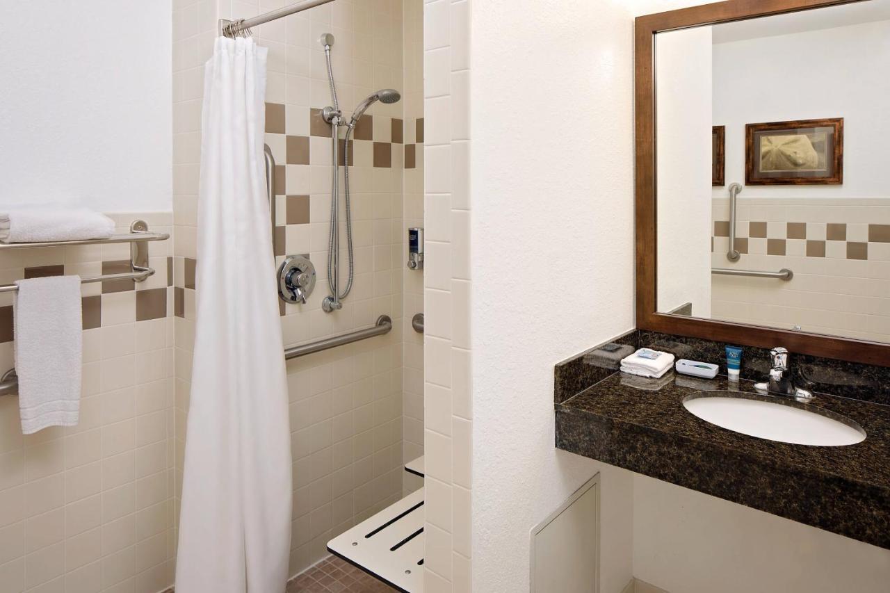 Four Points By Sheraton Fort Myers Airport Bagian luar foto
